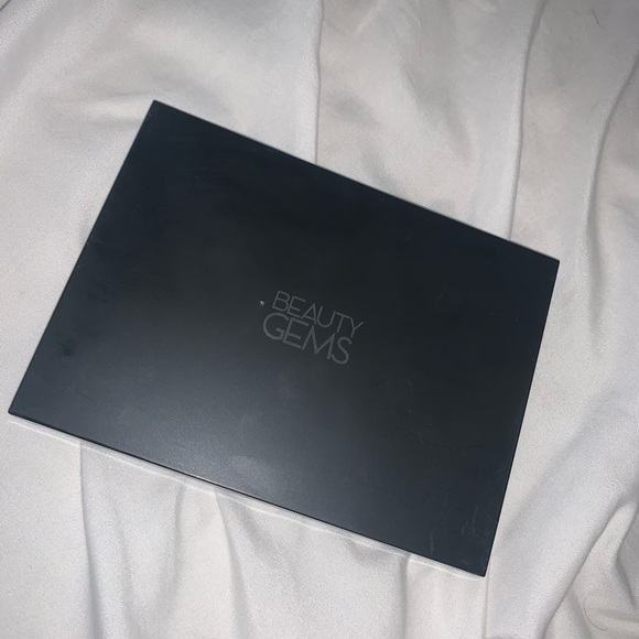 Makeup bundle - Picture 4 of 7